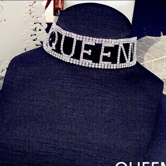 Jewelry - 🌟 Silver Rhinestone Queen Choker